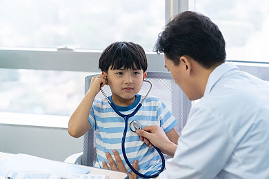 外国趴着打光屁股打红的网站｜网络奇观引争议：奇趣互动网站引发社会深思
