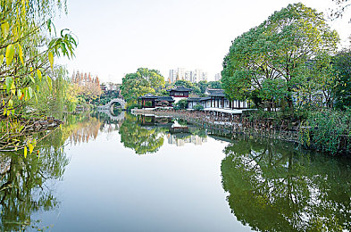 遇见王沥川电视连续剧免费观看｜重温爱情经典，《遇见王沥川》免费绽放，版权保护引热议-2