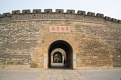 班长把白丝脚放在我脸上｜校园风波：班长失态，尊严守护战-3