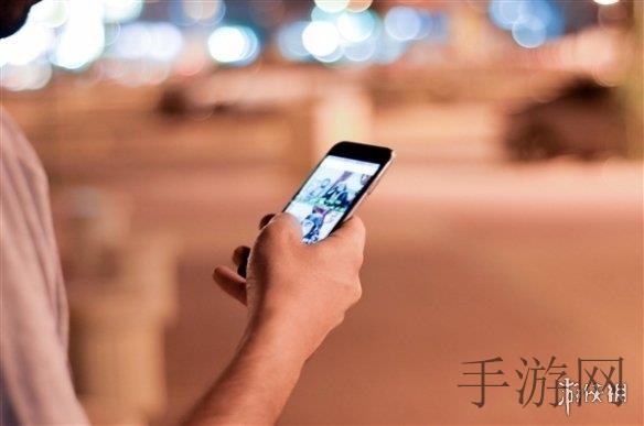 黑料社区,网络黑料社区崛起 隐私与言论自由的博弈引发社会热议-3
