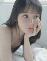 女同学趴地上让我 一节课,女学生课堂突然倒地 一节课未起 背后原因令人深思-3